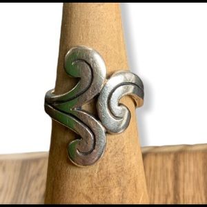 *RETIRED* JAMES AVERY SWIRL SCROLLED RING IN 925 STERLING SILVER